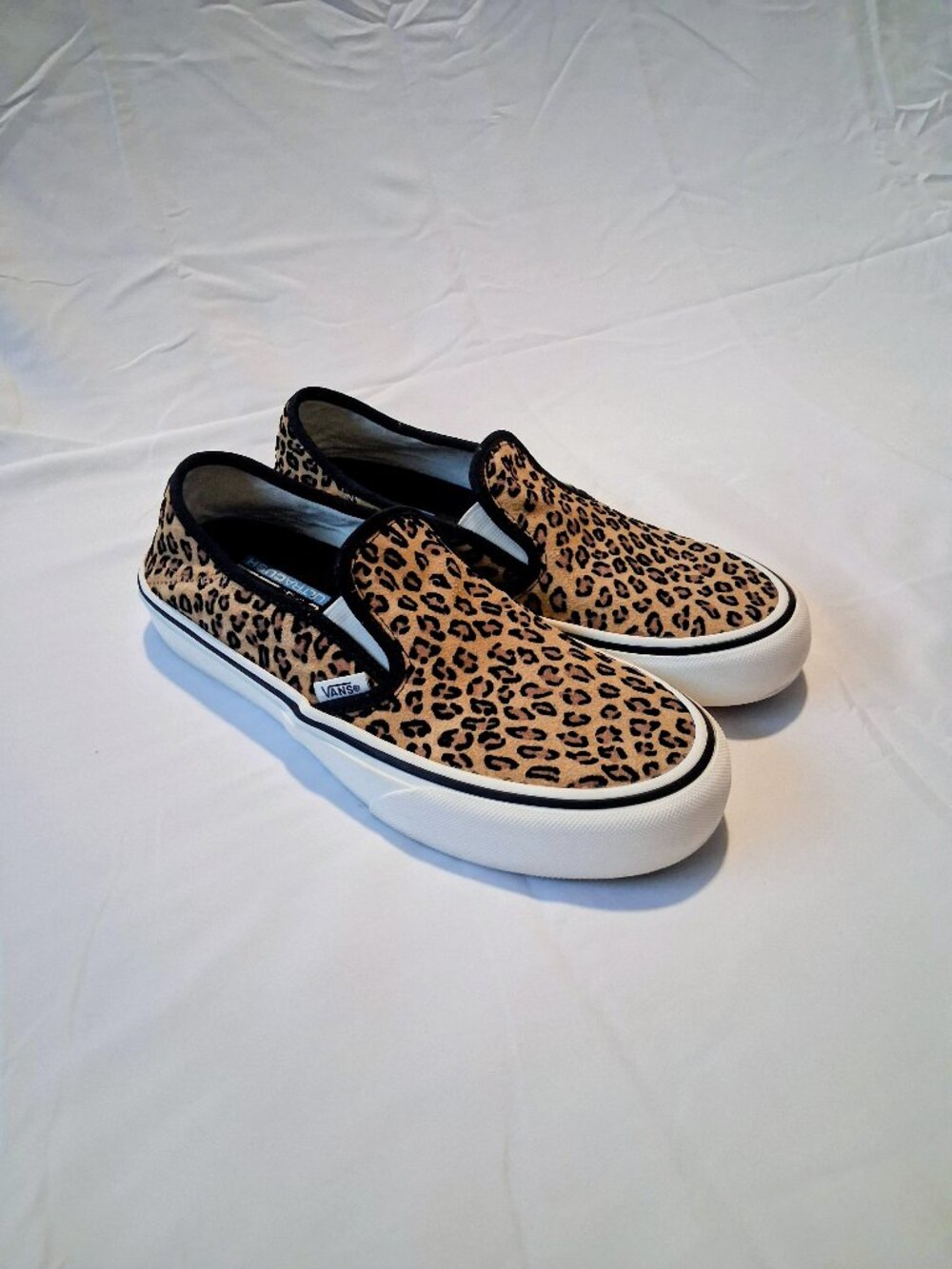 Vans Slip-on UltraCush Canvas Leapard Print Skate Shoe.
